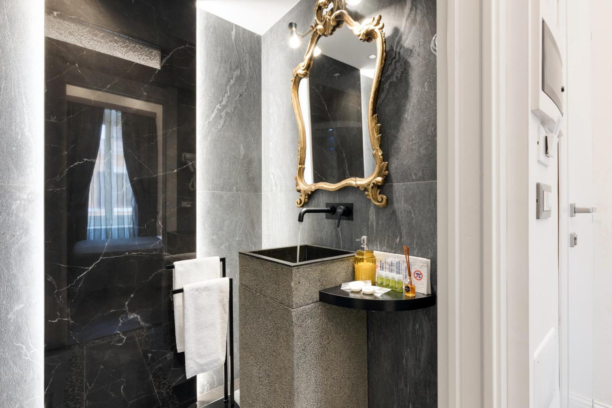 Hotel Antiqua Domus à Rome Extérieur photo